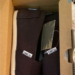 New Toms size 6.5
